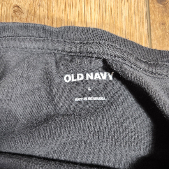 Old Navy Men’s Large Tupac Shakur Graphic T-Shirt Black Short Sleeve Hip-Hop Tee - Picture 3 of 6